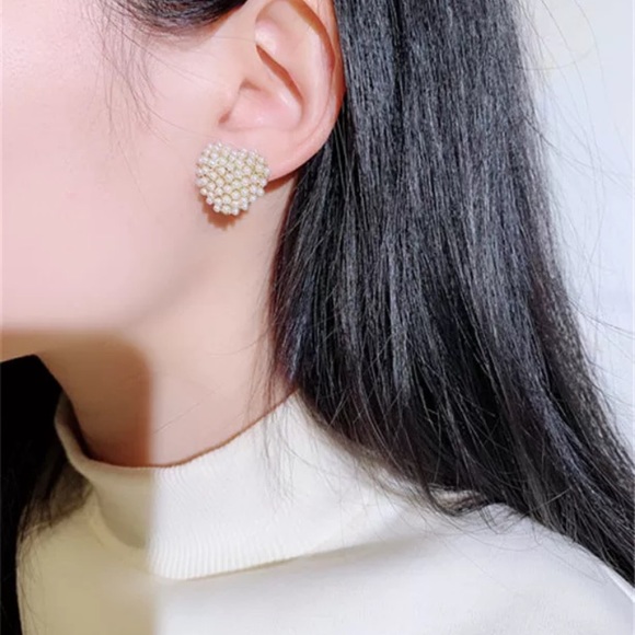 Heart Simulated Pearl Earrings - Picture 5 of 6